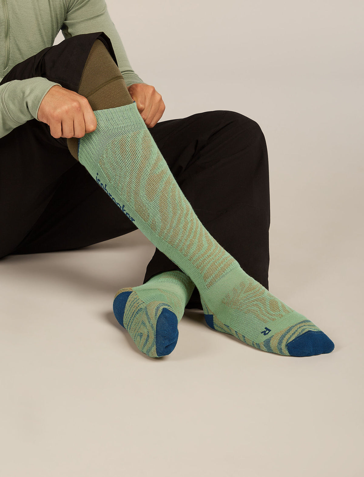 Men's Merino Blend Ski+ Medium Over The Calf Mountain Contour Socks Seaglass/Atlantis/Trail - 2