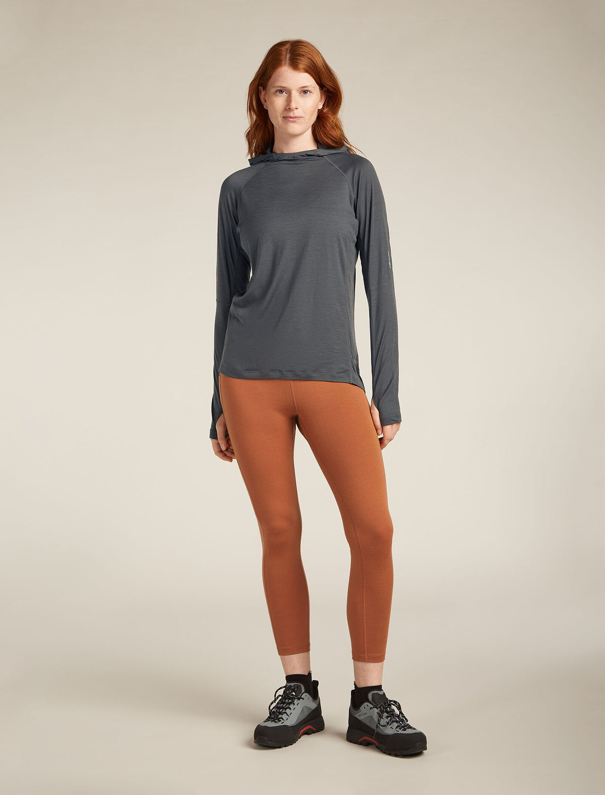 Women's 150 MerinoFine™ Ace Long Sleeve Hoodie Obsidian - 3