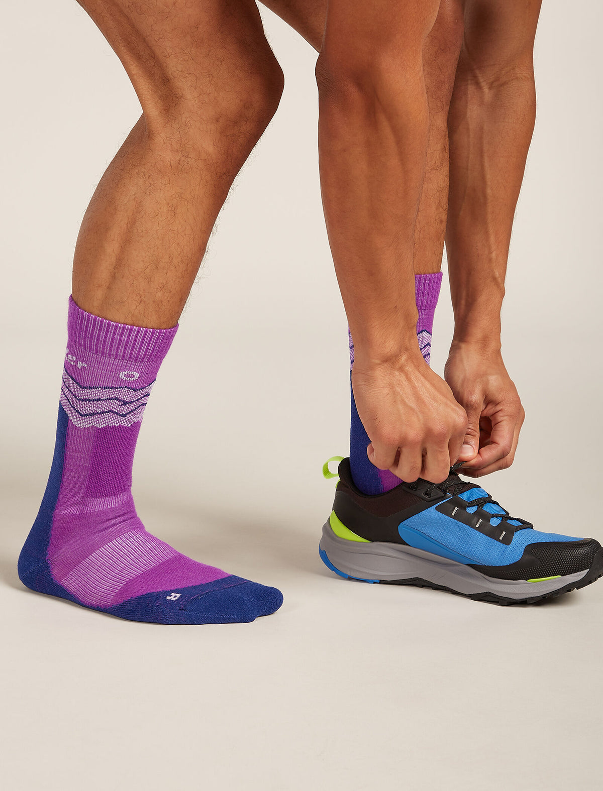Men's Merino Hike+ Medium Crew Socks Across the Peaks Passion/royal navy - 1