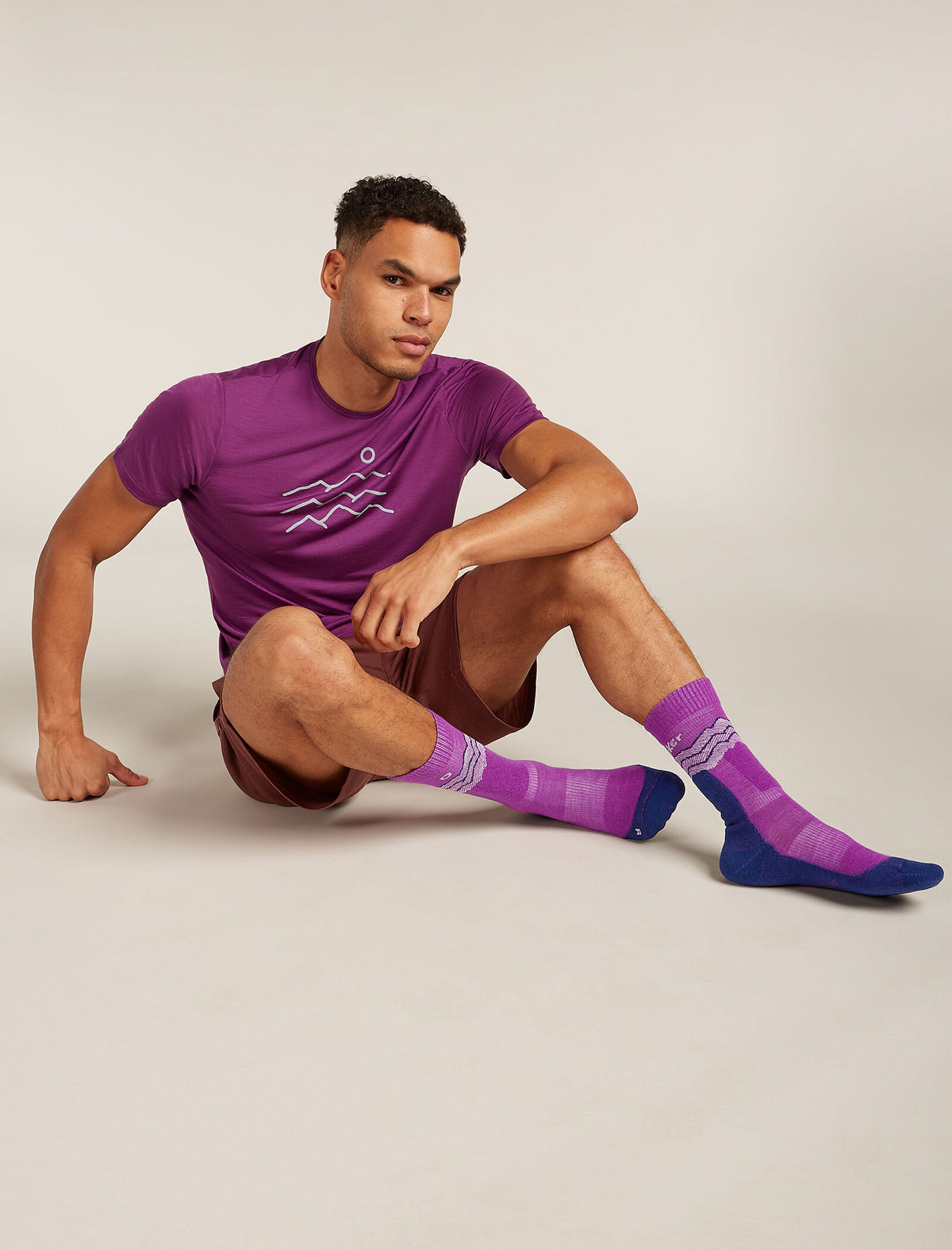 Men's Merino Hike+ Medium Crew Socks Across the Peaks Passion/royal navy - 2