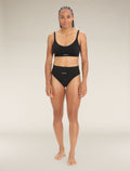 Women's Queens Clasp Bra Black - 3