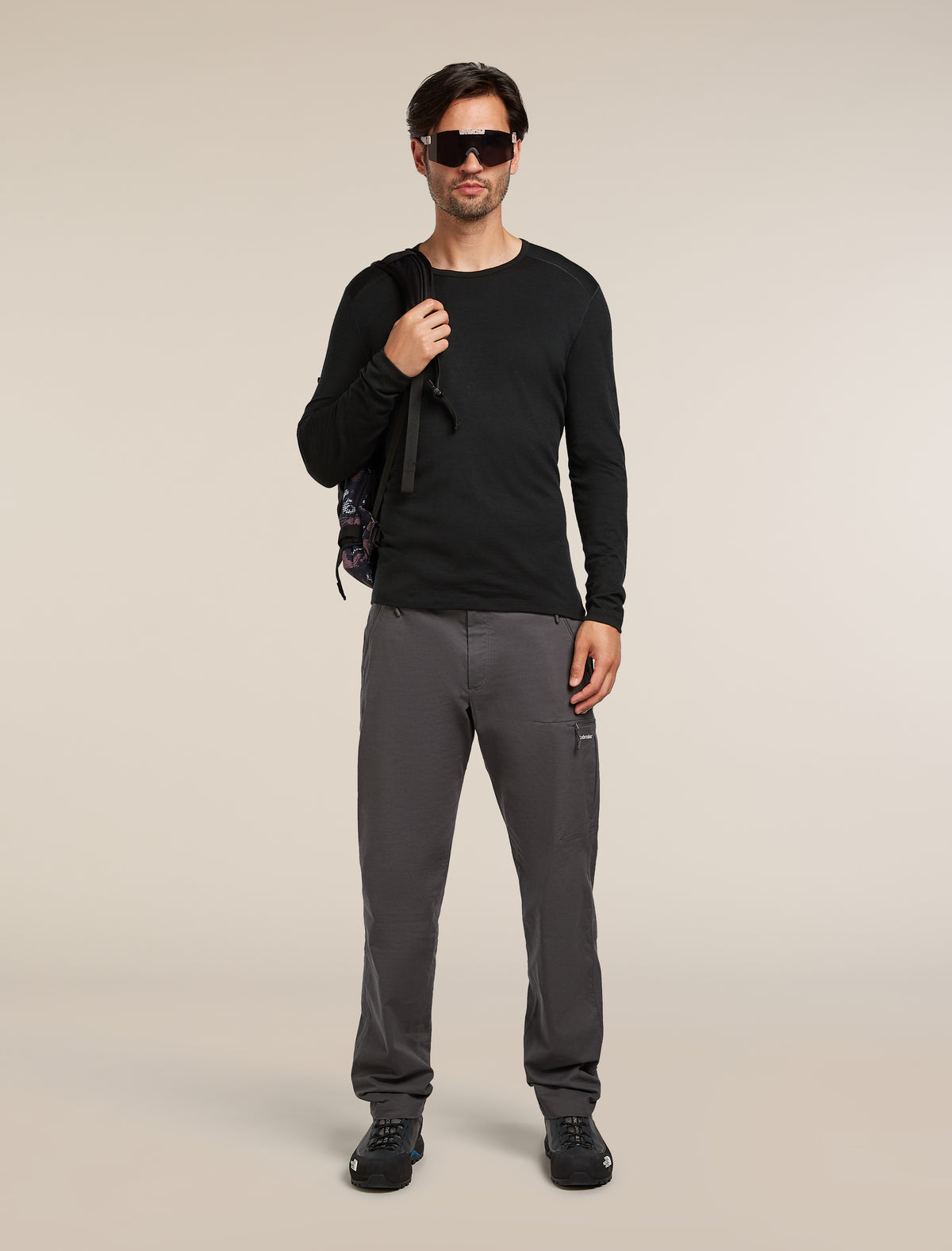 Men's Merino 200 Oasis Long Sleeve Crewe Thermal Top Black - 4