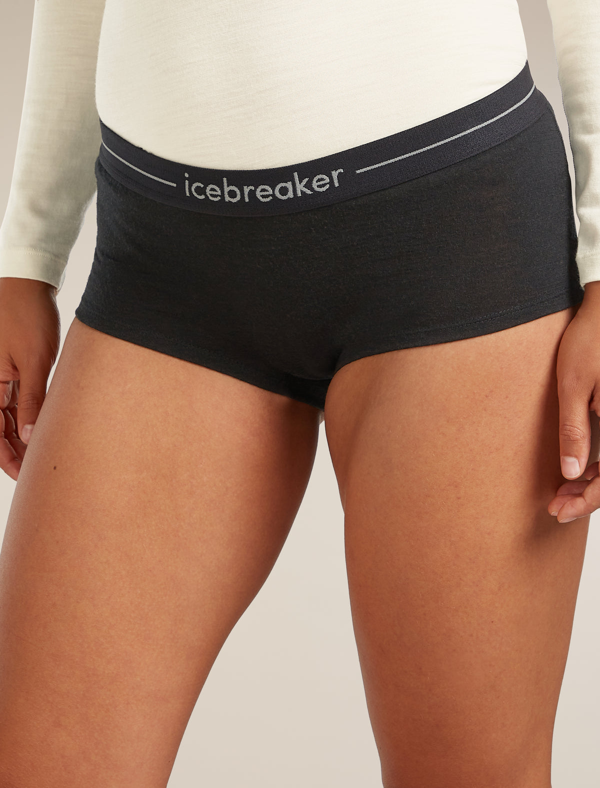 Women's Merino 200 Oasis Thermal Shorts Black - 8